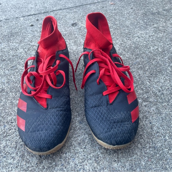 Adidas Predator indoor soccer shoe - size 8.5 - Picture 3 of 7